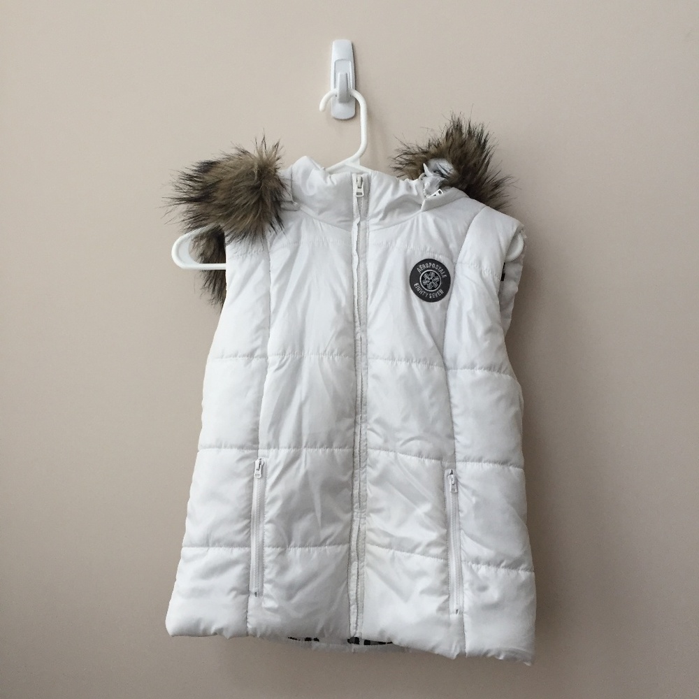 Aeropostale White Zip-Up Vest Size Medium